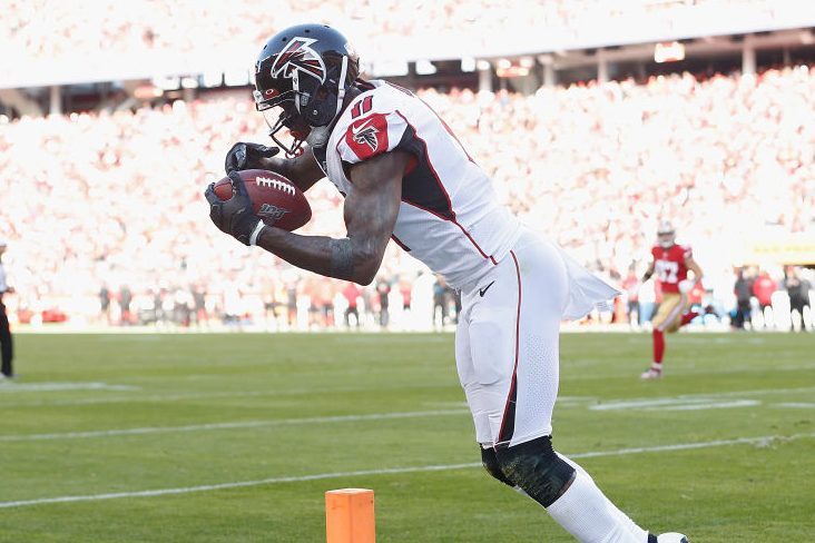 Julio Jones of the Atlanta Falcons makes a catch in the end zone. (Lachlan Cunningham/Getty)