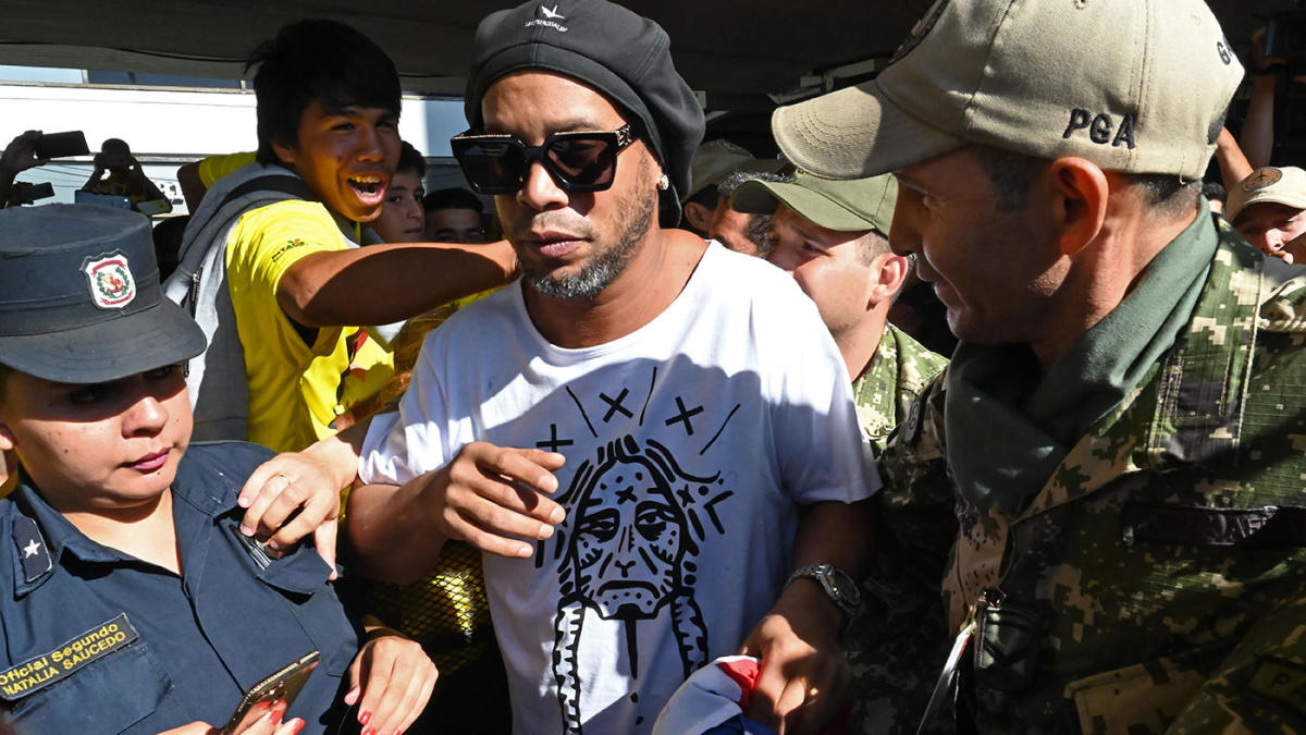 Ronaldinho concedió arresto domiciliario