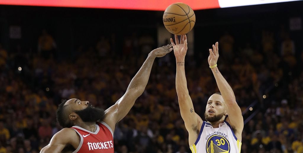 Finales de la Conferencia Oeste de la NBA: Stephen Curry silencia a los críticos mientras los Warriors derrotan a los Rockets para liderar la serie 2-1