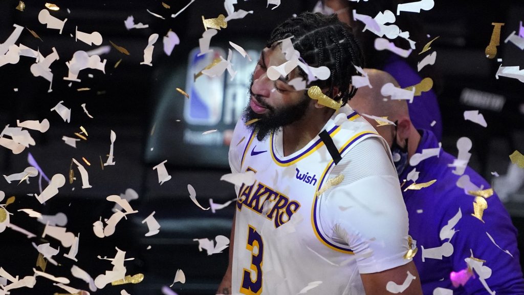 Anthony Davis explica cómo los Lakers tuvieron un buen comienzo después de una temporada baja históricamente corta