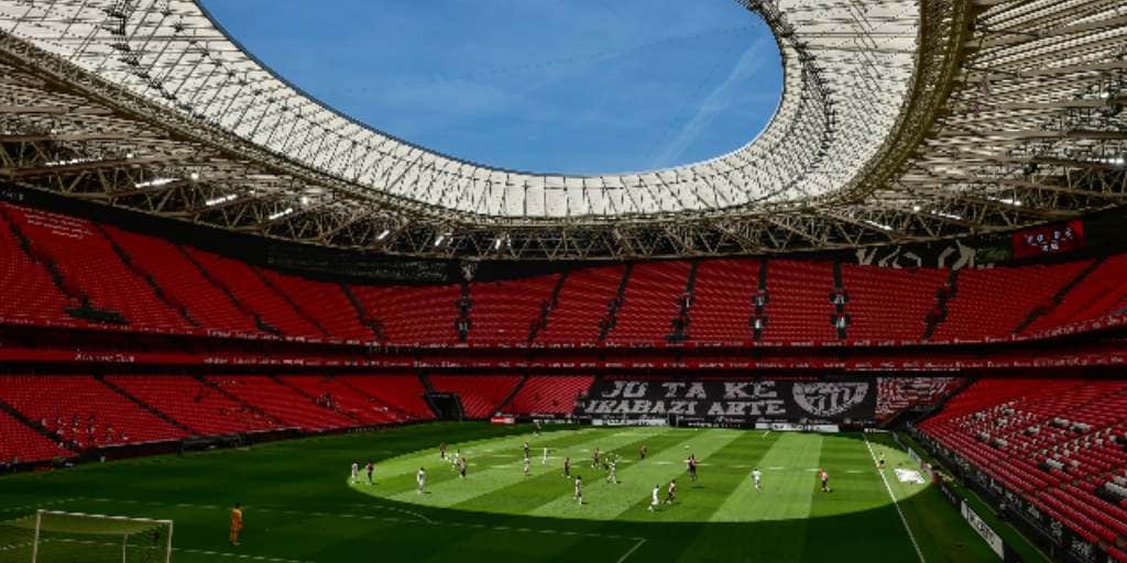 Es poco probable que los fanáticos del fútbol en España regresen a los estadios en septiembre, dice el ministro de Salud del país