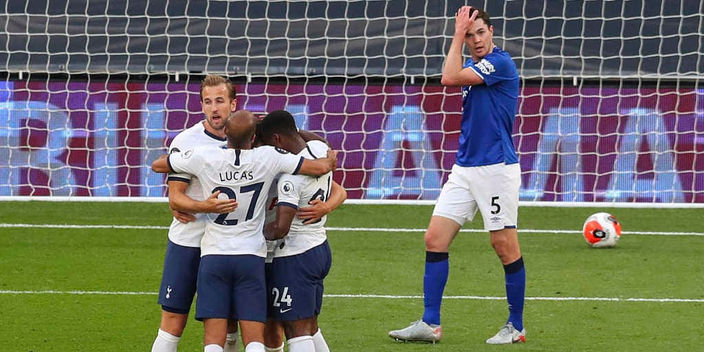 Premier League: un gol en propia puerta de Michael Keane le da al Tottenham una victoria crucial sobre el Everton